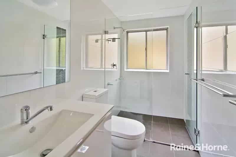 Real Estate For Lease - 2/8 Gillies Street - Wollstonecraft , NSW