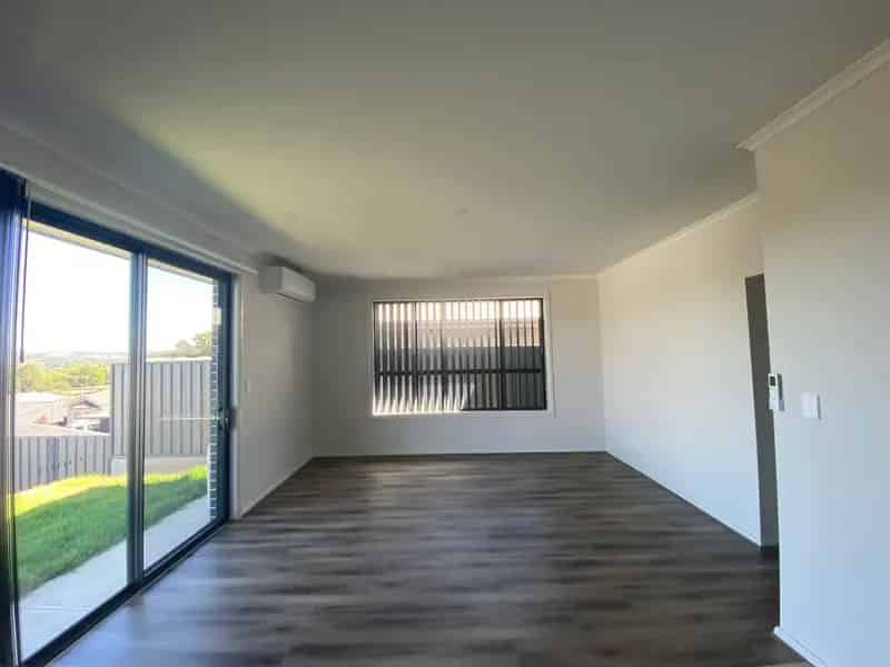 52 Amblemead Drive, Mount Barker SA 5251 - House For Lease