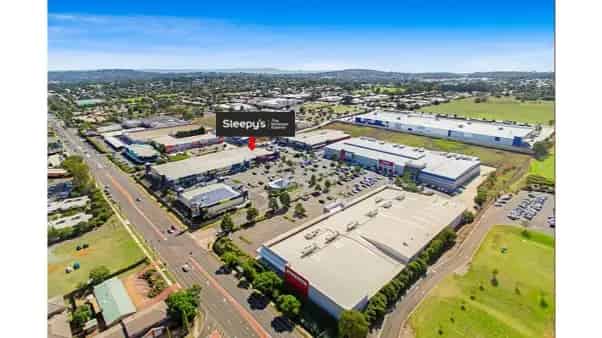 Buy retail franchise in Toowoomba with prime location and features