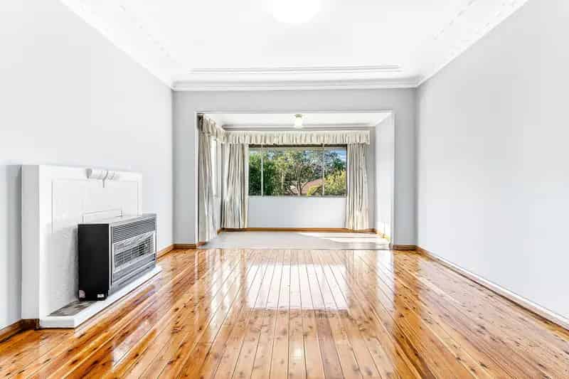 Real Estate For Lease - 7 Finlays Avenue - Earlwood , NSW