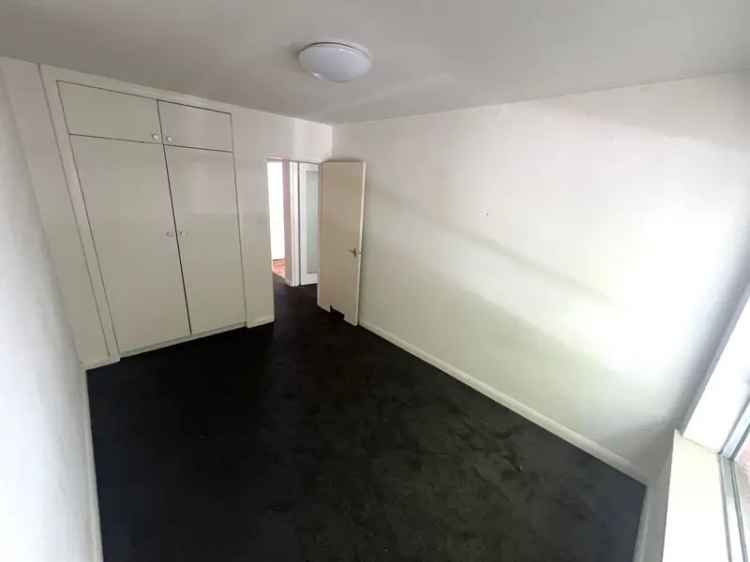 1 Bedroom Apartment 149 m² Melbourne Near University