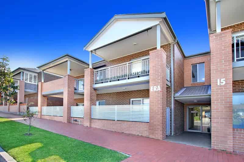 Spacious & Light-Filled Unit in the Heart of Helensburgh