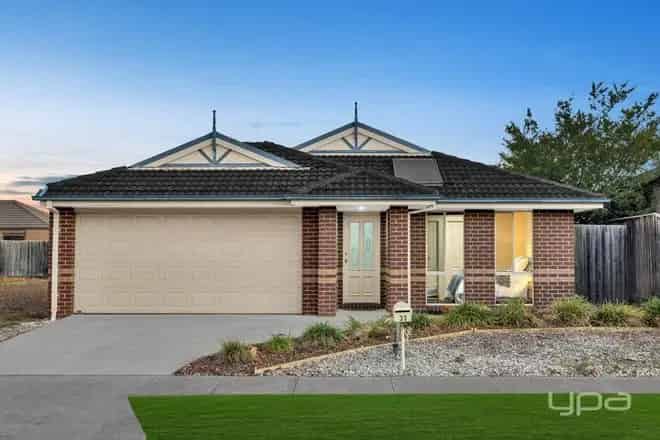 House For Sale , 33, Tamar Avenue, Melbourne, Victoria
