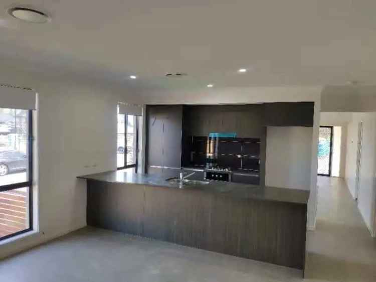 Brand New 4 Bedroom Home with Ducted Air Con and Backyard