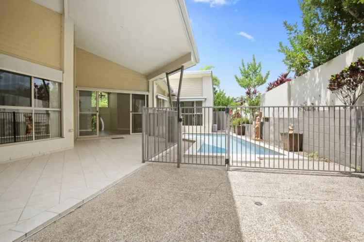 Robina Family Home 4 Bed 3 Bath Pool Triple Garage