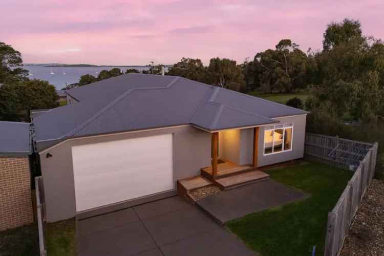 Water Views And Approx 40 Squares Of Living In Rhyll!