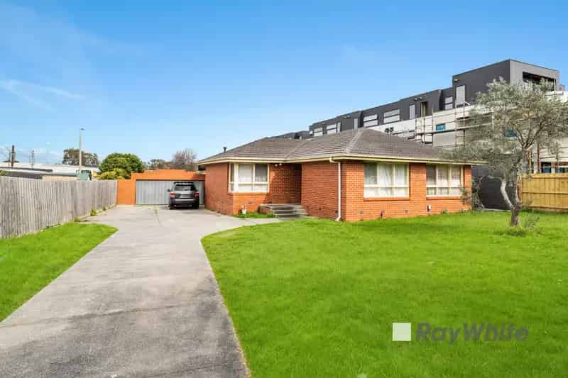 PRIME DEVELOPMENT OPPORTUNITY LOCATED IN GRZ 2 ACTIVITY CENTRE ZONE!