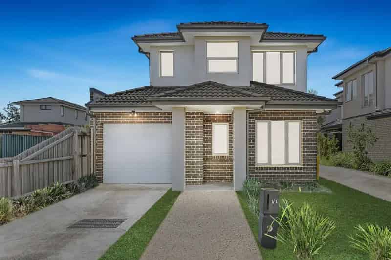 Modern Comfort and Space in Prime Clayton