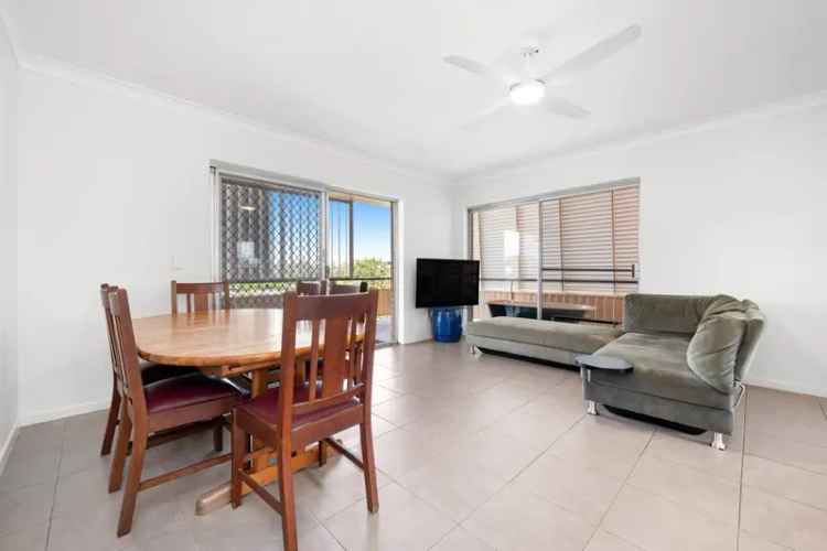 Rent Spacious Versatile Coorparoo Apartment with Oversized Balcony