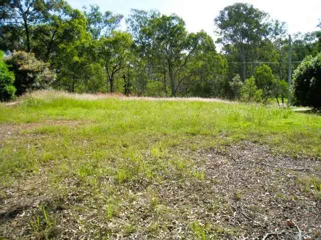 Buy land in Russell Island with captivating views and prime location