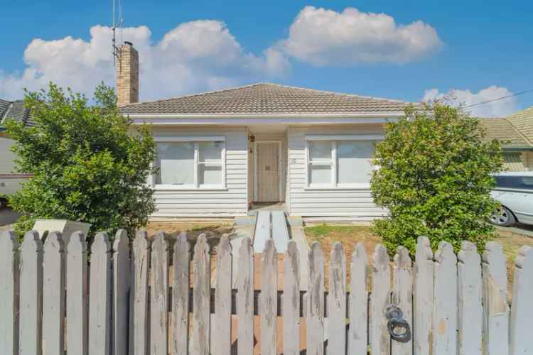 Rent Family Home in Long Gully with 4 Bedrooms and Double Garage