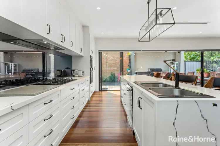 House For Sale in Melbourne, Victoria