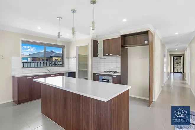 4 Bedroom Family Home For Lease in Tarneit