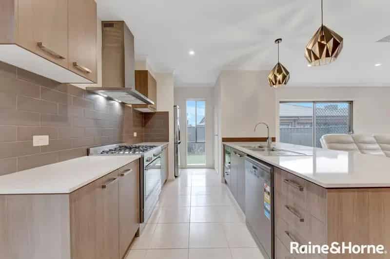 House For Rent , 15, Connell Street, Melbourne, Victoria