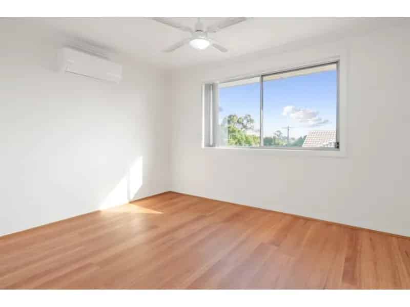 Modern 5-Bedroom Double Storey Home – Walk To Shops, Parks & Minutes From Parramatta Cbd