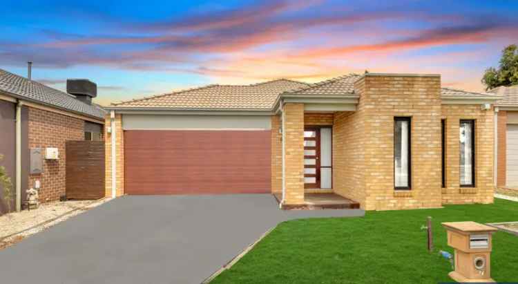 A TREMENDOUS NORTH FACING HOUSE IS UP FOR RENT IN TARNEIT GARDENS !