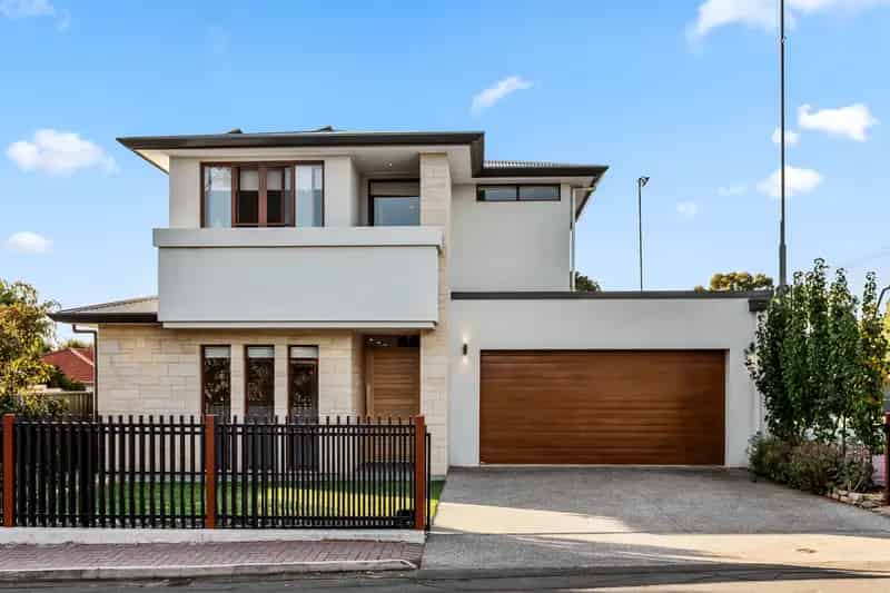 A Lifestyle Address with Family Living & Outdoor Entertaining at its Heart!