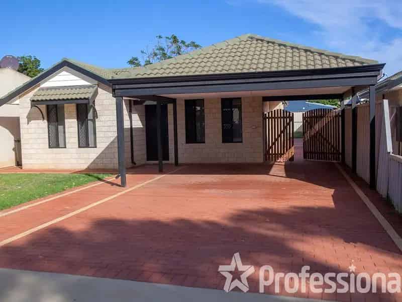 Invest in a 4 Bedroom Home in Wonthella with Great Features