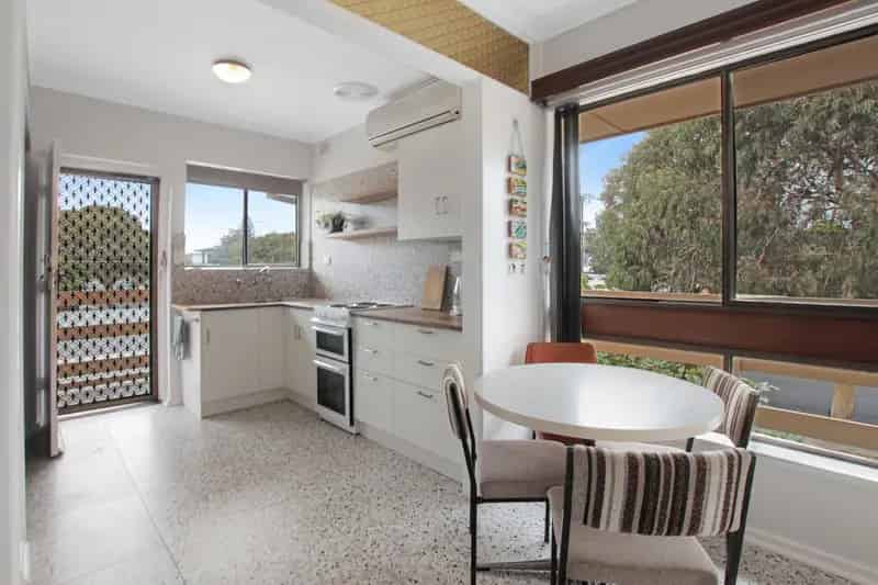 Fully-furnished Two Bedroom Unit - Close to the Beach!
