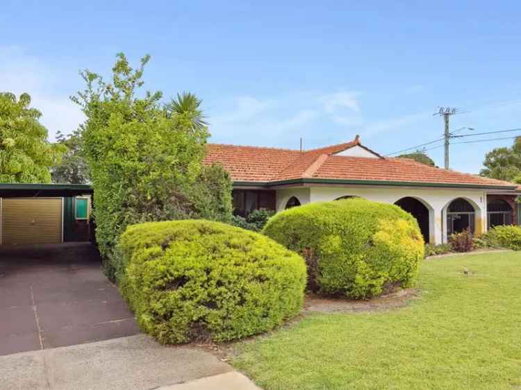 Family Home Quiet Street Updated Kitchen Bathrooms