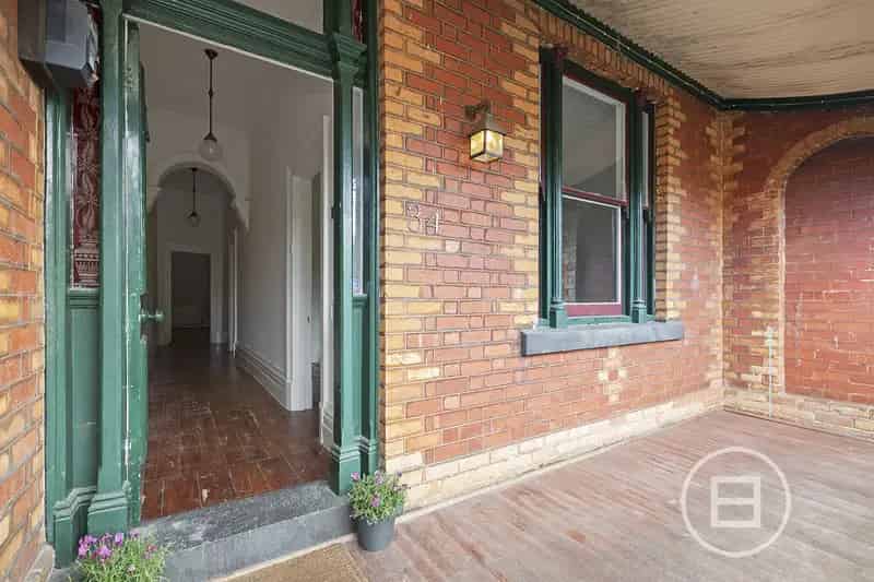 Buy Victorian home in inner-city lifestyle with enchanting features