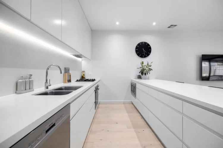 EYE-CATCHING STYLE IN WAVERLEY PARK ESTATE