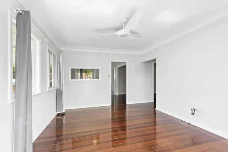 Lease Family Home with Renovated Features in Southport QLD