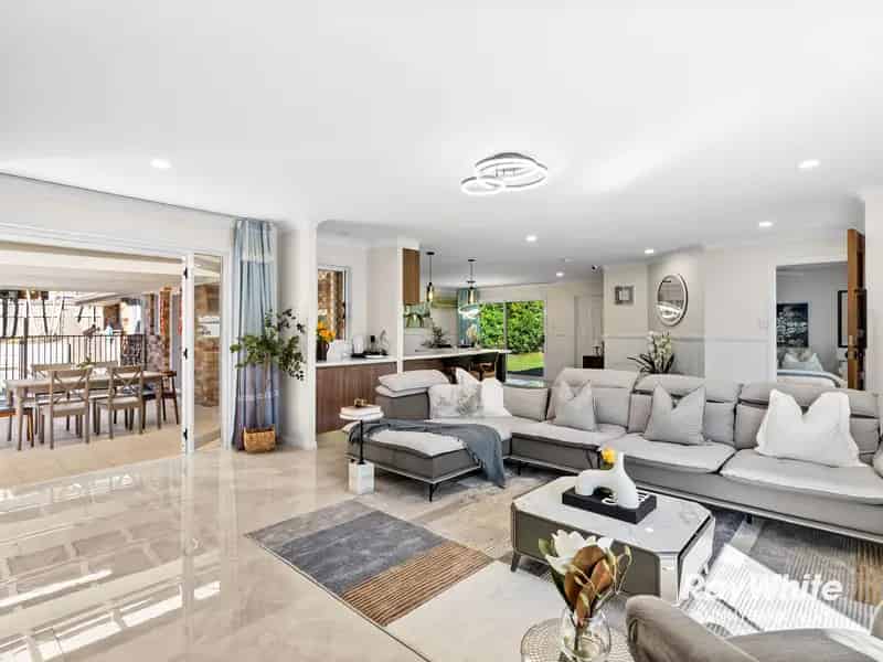Spacious Family Oasis with Pool in Prime Parkinson Location