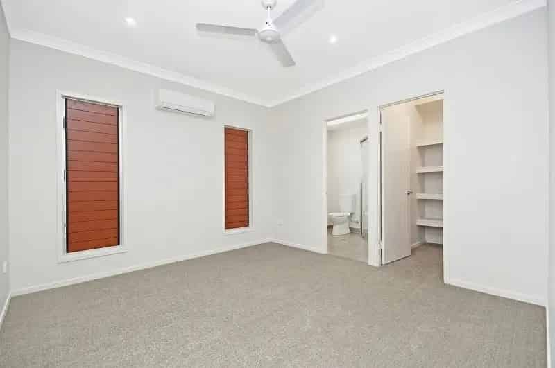 4 rooms house of 347 m² in Townsville City
