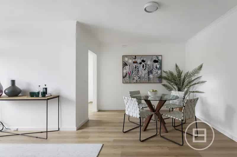 Spacious Apartment for Rent in St Kilda with Modern Features and Light