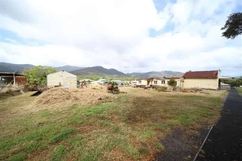 Huge Shed and Renovator on Large Land Parcel