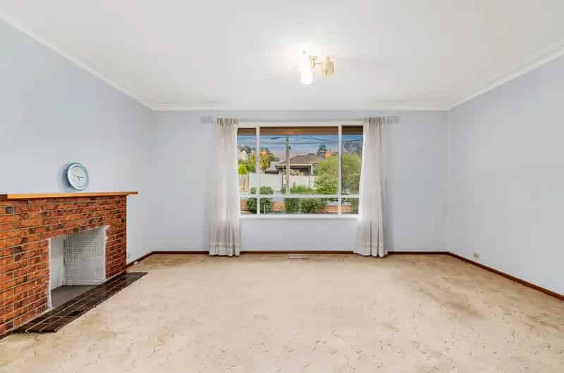 GOLDEN OPPORTUNITY IN THE HEART OF MACLEOD
