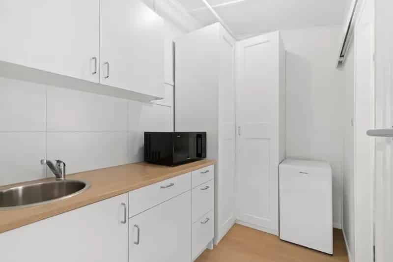 Stylish 1-Bedroom Flat in the Heart of Kangaroo Point- Bills inc