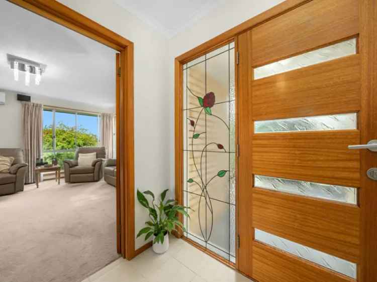 Blackmans Bay Family Home 3 Beds Updated Spacious Deck Gardens