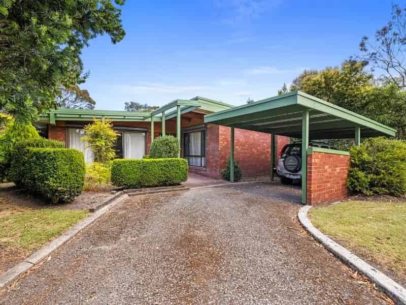 Solid Brick Home on an Expansive 1,189sqm Block