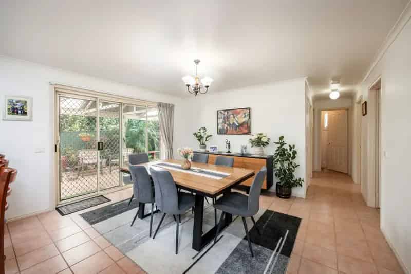 Welcome To Your New Home in Sought-After Sunwood Estate