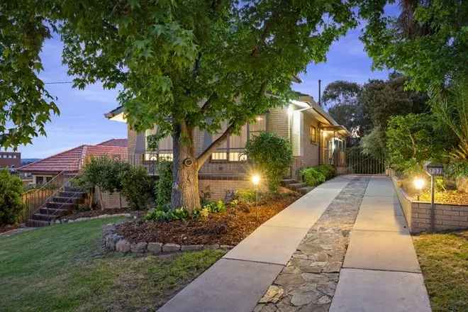 Stunning Contemporary Family Home with Panoramic Views