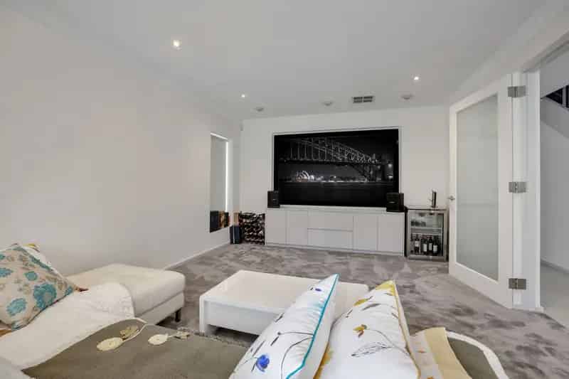 Real Estate For Lease - 5 Seaview Parade - Belrose , NSW