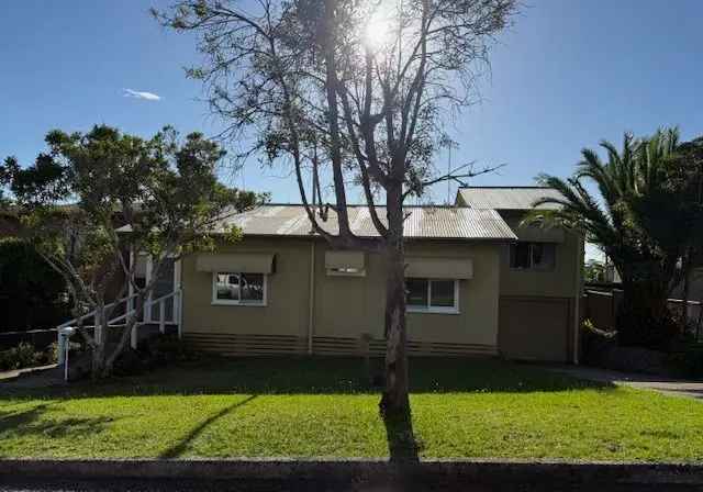 Family Home in Batehaven