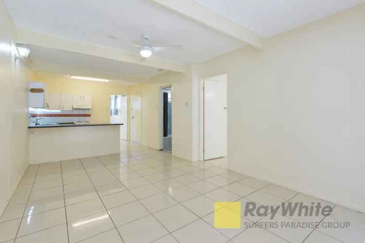 Surfers Paradise 2 Bed Apartment Near Beach and Nightlife