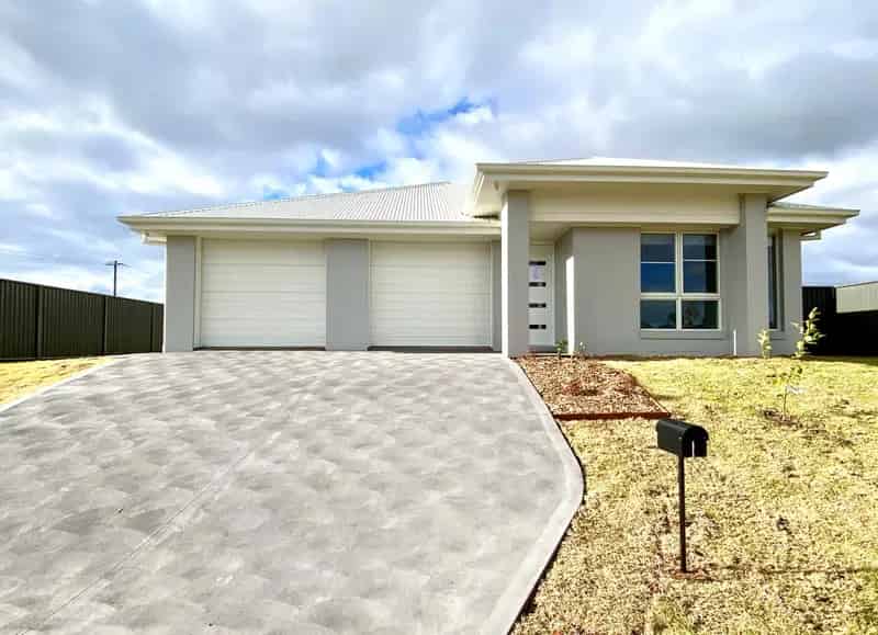 4 BEDROOM HOME - LOCATED IN CALALA