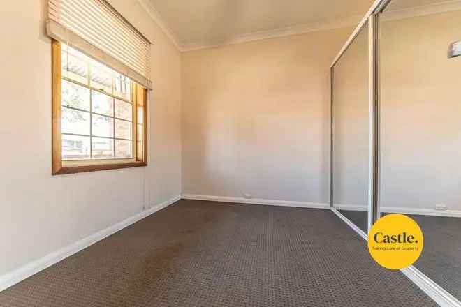 Charming 3-Bedroom Cottage in Hamilton - Family Home