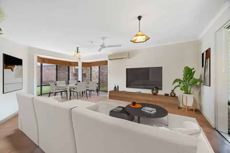 34 Lakeshore Place, Little Mountain QLD 4551 - House For Lease