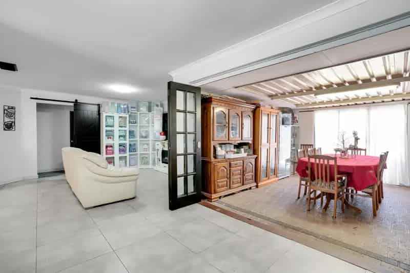 Buy Family Home in Warnbro with Large Workshop and Spacious Backyard