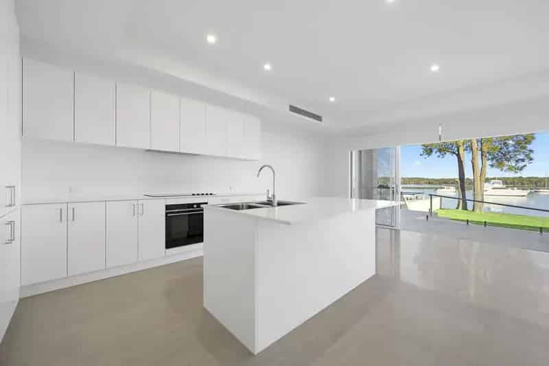 Real Estate For Lease - 17a Kenilworth Street - Mannering Park , NSW