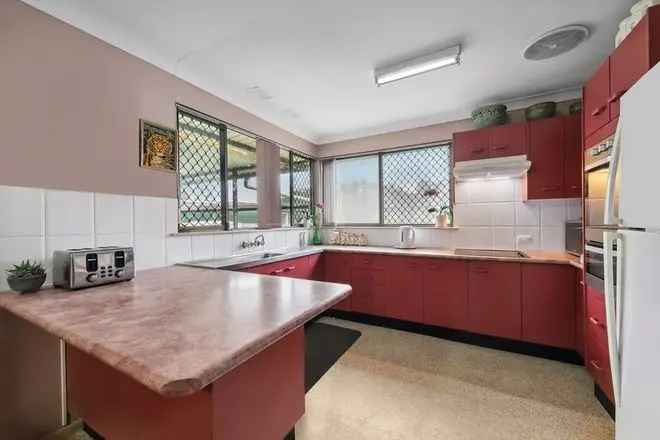 Four Bedroom Family Home in West Cessnock