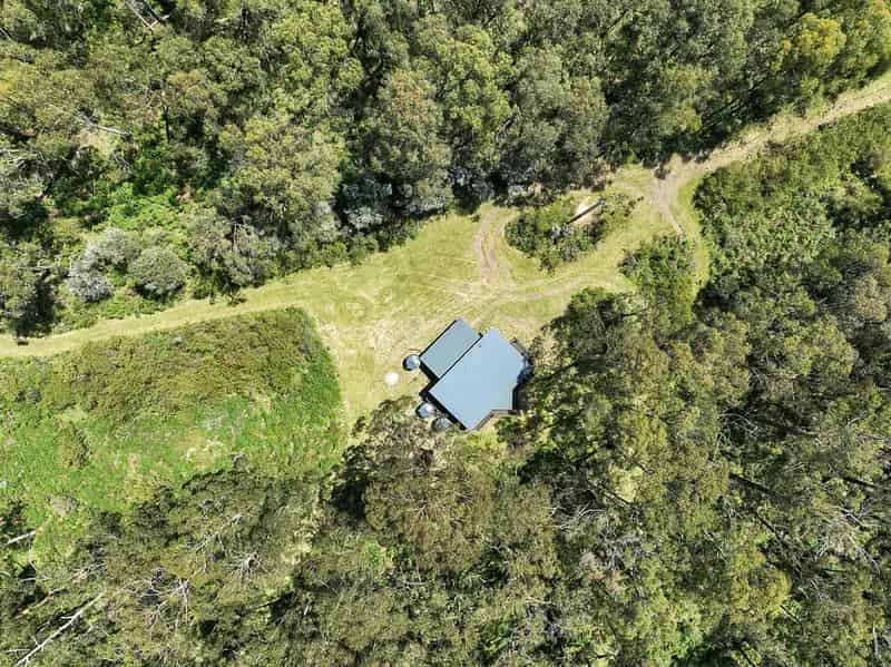 Retreat To Your Own Tranquil Bushland!