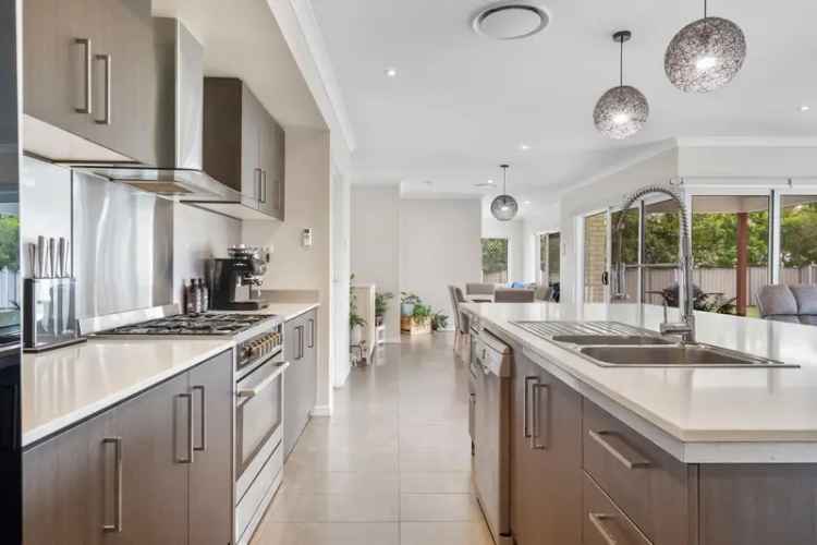 Stunning Family Home on Expansive Flat 4808 sqm Block in The Kooralbyn Valley.