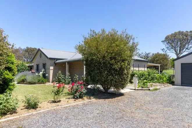 Remarkable Dual-Residence Property in Murrumbateman