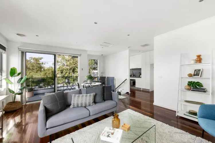 House For Sale , 124, Normanby Avenue, Melbourne, Victoria
